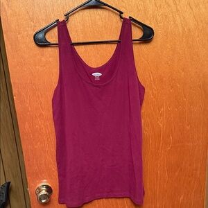 ✨FREE w/purchase✨Old Navy Tank Top NWOT
